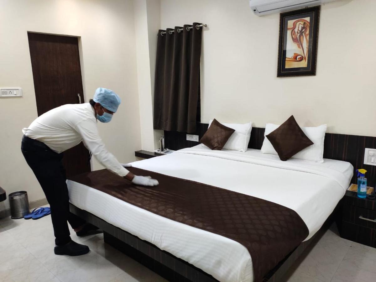 Hotel Avon International Aurangabad  Bagian luar foto
