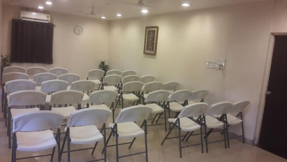 Hotel Avon International Aurangabad  Bagian luar foto